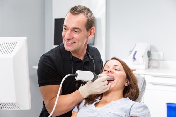 Choosing In Chair Or Take Home Teeth Whitening